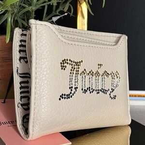 Juicy Couture Angel Cream Bifold Wallet w Pull-Out Card Case Rhinestone Logo NWT